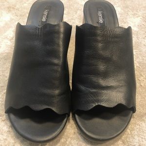 Kensie black leather slip on sandals with scalloped edges